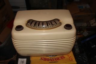 Vintage 1946 Philco Model 46 - 420 " Hippo " Tabletop Radio