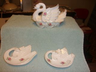Vintage Swan Cigarette Holder With 2 Matching Ashtrays