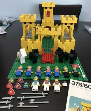 Vintage 1981 Lego Classic Yellow Castle 375/6075 - Near Complete