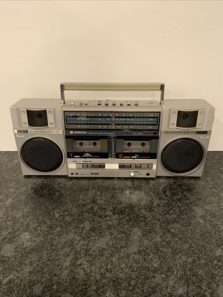 Vintage Hitachi Trk - W55h Am Fm Radio Cassette Stereo Boombox Ghetto Blaster Euc