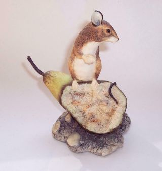 Vintage Mouse On A Pear Figure Ornament Ayres Border Fine Arts 1984