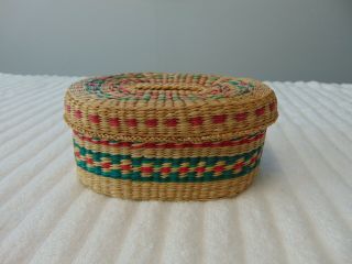 Vintage Small Oval Multi - Colored Woven Straw Wicker Basket With Lid
