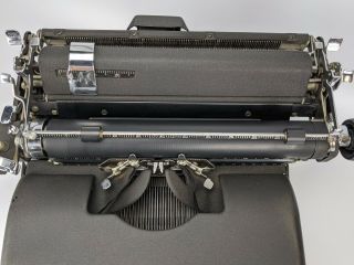 Royal KMM Magic Margin Typewriter from 1948 - vintage standard type writer 2