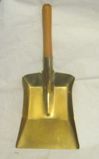 Great Brass Ash Or Coal Shovel With Wooden Handle Approx.  16¾ Ins Long