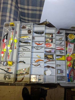 LARGE PLANO TACKLE BOX FULL OF VINTAGE FISHING LURES AND MUCH MORE 2