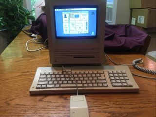 Vintage Apple Macintosh Se M5011 W/ Keyboard,  Mouse,  Power Cable &