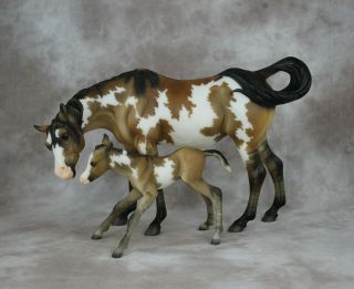 Breyer Zion And Moab Mare And Foal Set