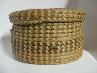 Vtg Woven Oval Sweet Grass Basket With Attached Lid,  7 1/2 " Long,  4 3/4 " High