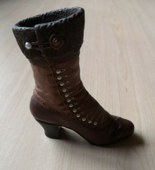Just The Right Shoe - High Buttoned Boot No.  25034