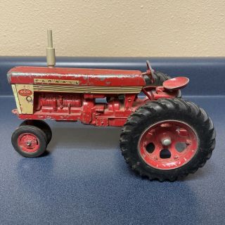 Vintage 1960’s Ji Case Ih Farmall Mccormick Farm Toy Tractor 460 1/16 -