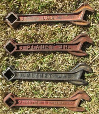 Four Planet Jr.  Cultivator/seeder 3 Wrenches - - U.  S.  A.  - - United States Of America -