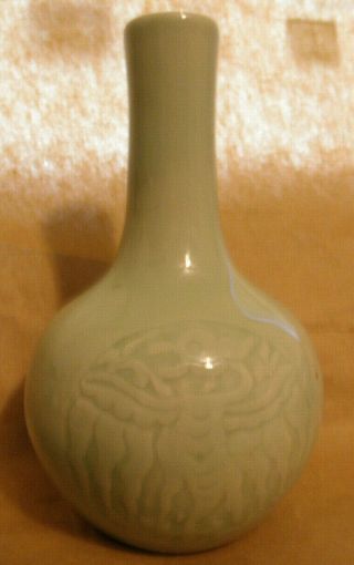 Chinese celadon bottle vase with incised phoenix medallion,  Yongzheng 4