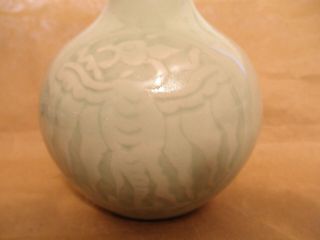 Chinese celadon bottle vase with incised phoenix medallion,  Yongzheng 5