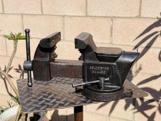 Vtg.  COLUMBIAN 4  JAW SWIVEL ANVIL VISE,  WITH PIPE GRIPS,  26 LBS VICE MADE IN USA 3