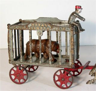 1910s CAST IRON HORSE DRAWN ROYAL CIRCUS WAGON / BEAR CAGE WAGON TOY By HUBLEY 3