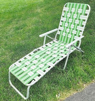 Vintage Aluminum Webbed Folding Beach Lawn Lounge Chair Chaise Green,  Multicolor