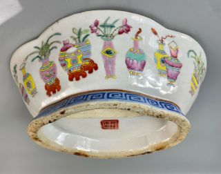 Chinese Export Famille Rose Lobed Bowl Hundred Antiques Qianlong Mark/late 19th
