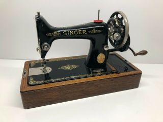 Stunning Vintage Singer 99k Hand Crank Sewing Machine With Bentwood Case.