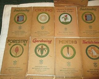 44 Late 1920 ' s to early 1930 ' s BSA Merit Badge books BOY SCOUTS 2