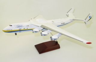 Antonov Airlines An - 225 Mriya Ur - 82060 Desk Top Display 1/200 Model Av Airplane