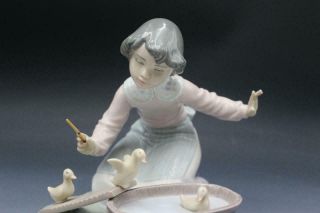Vintage Lladro ' Its Your Turn ' 5959 Figurine Statue Girl Training Ducks 2