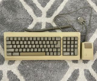 Vintage Apple Macintosh M0110a Mac Keyboard,  Cord & M0100 Mouse 1987.
