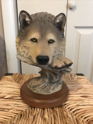Mill Creek Studios Wolf Sculpture - Time Out 46010