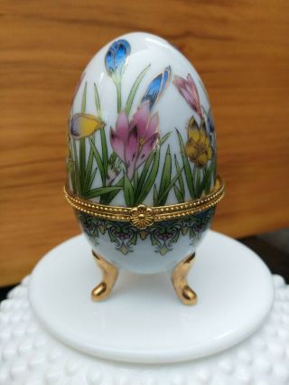 White Porcelain Egg Trinket Box On 3 Legs - Floral With Gold Hinge/trim