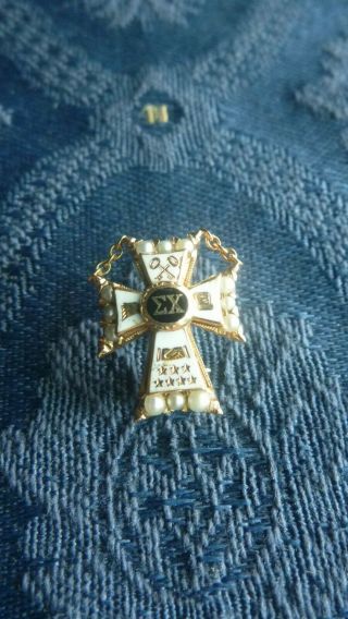 Sigma Chi Cross Fraternity Pin 10k Vintage Enamel Seed Pearls Initials 4.  1 G
