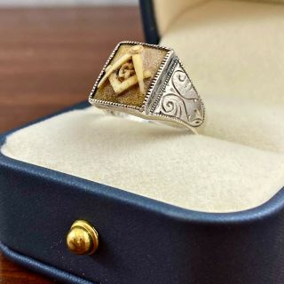 ANTIQUE STERLING SILVER WIDE CARVED MASONIC SIGNET RING W/ CHASED SCROLL BAND 2