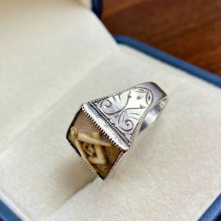 ANTIQUE STERLING SILVER WIDE CARVED MASONIC SIGNET RING W/ CHASED SCROLL BAND 3