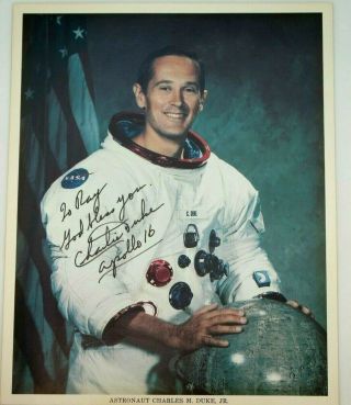 Autographed 8x10  Photo Of Nasa Astronaut Charles M Duke Jr Apollo 16