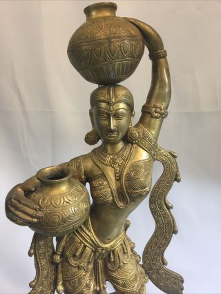 Brass statue - Statue of a women holding a pot in her head and hip,  Large/Heavy 2