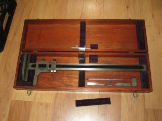 Vintage Brown & Sharpe 585 19 " Vernier Height Gage With Wooden Box & Attachments
