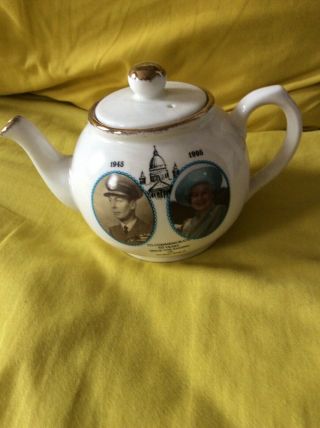 Exclusive Limited Edition Queen Elizabeth Ii - 50th Anniversary Of Ww2 Teapot
