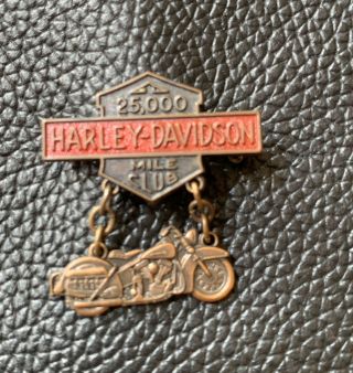 Vintage Harley Davidson 25,  000 Mile Club Era Lapel Pin Badge.  Harley On Chains