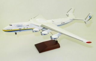 Antonov Airlines An - 225 Ur - 82060 Desk Top Display 1/200 Model Av Airplane