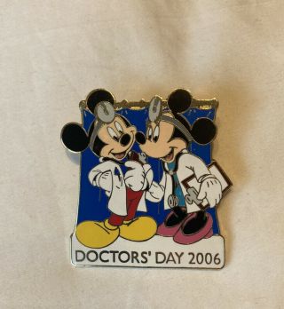 Disney Pin Doctors’ Day 2006 Limited Edition 2000 Dr.  Mickey & Dr.  Minnie Mouse