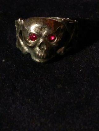 Vintage (unacas Mfg.  Co) Rare Silver Skull Ring With Ruby Red Eyes.
