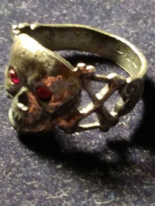 Vintage (unacas mfg.  co) rare Silver Skull Ring with ruby red eyes. 2