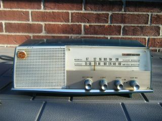 Vintage Channel Master Model 6534 Tube Am/fm Radio Green