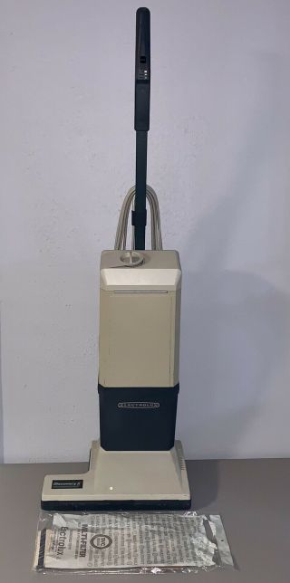 Vintage Electrolux Discovery Ii Vacuum Upright Sweeper W/3 Bags
