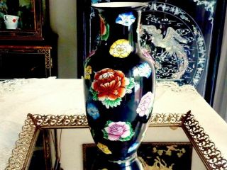 Wonderful Antique Famille Rose Large Chinese Hand Crafted Vase
