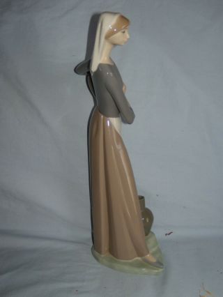 Vintage Lladro Porcelain Figurine 13.  5 