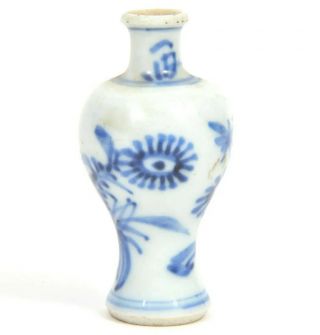 Antique Chinese Kangxi Porcelain Miniature Vase 18th Century