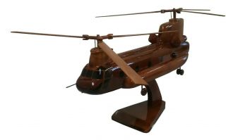 Boeing Ch - 47 Chinook British/us Army Heavy Lift Helicopter Wooden Desktop Model.