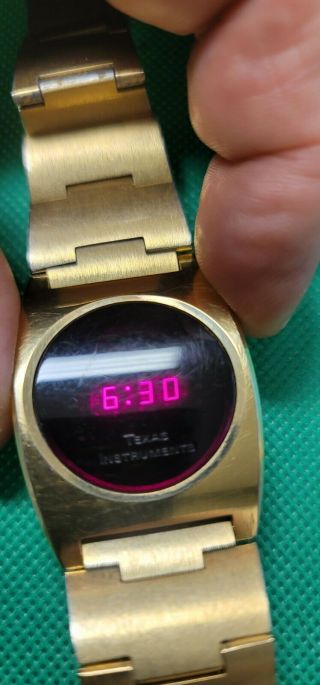 Vintage (1975) Texas Instruments Model 101.  Led.  Bracelet.  Running