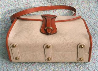 Vintage Dooney and Bourke Large Essex Shoulder Bag U.  S.  A.  Bone / Tan 3