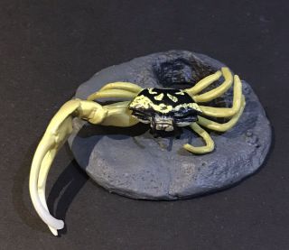 Rare Kaiyodo Epoch Japan Exclusive Black & Yellow Fiddler Crab Figure Model