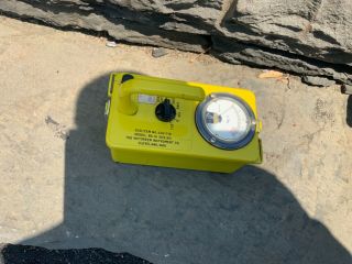 Vintage Civil Defense Cdv - 715 Model 1a Radiation Geiger Counter